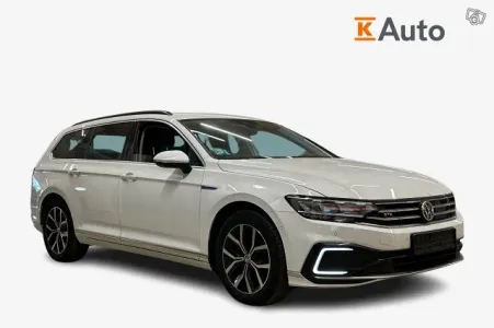 Volkswagen Passat Variant GTE Plug-In Hybrid 160 kW DSG-autom. * ACC / Kaistanpito / LED-ajovalot / Peruutuskamera *